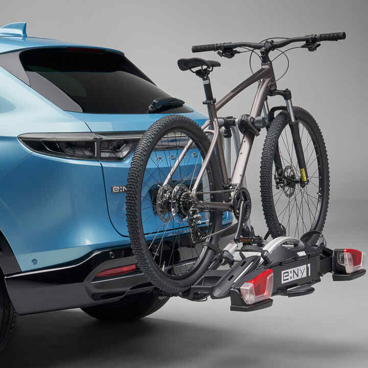 Honda e:Ny1 - zestaw montażowy bagażnika rowerowego z 13-stykową wiązką elektryczną.