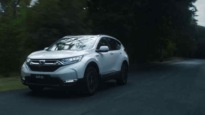 Honda CR-V Hybrid z profilu.