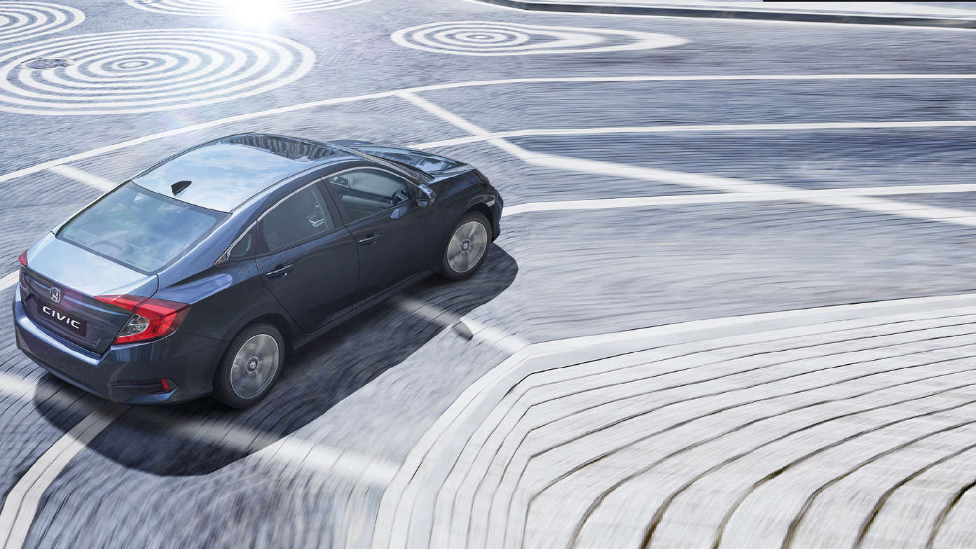 Honda Civic 4D na ulicy