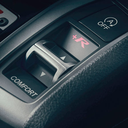 Zbliżenie na elementy wnętrza Hondy Civic Type R.
