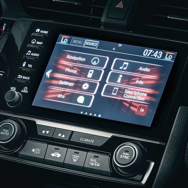 Zbliżenie na ekran Honda CONNECT Hondy Civic Type R.