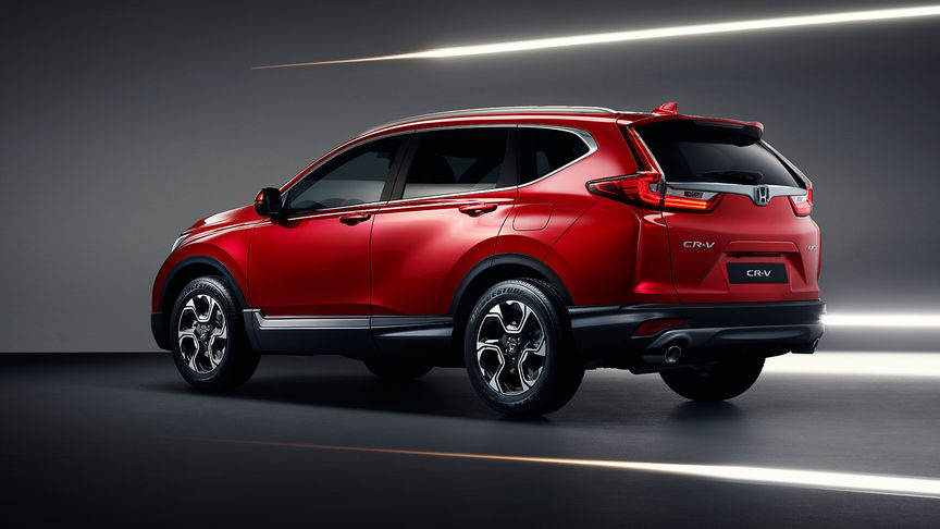 Honda CR-V — widok z tylnej perspektywy podkreślający aerodynamikę.