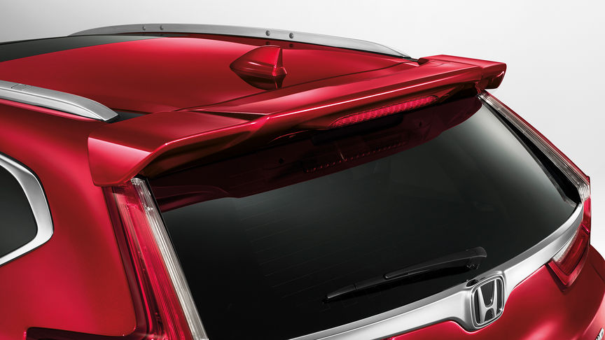 Honda CR-V — zbliżenie z tyłu przedstawiające spojler na pokrywie bagażnika.