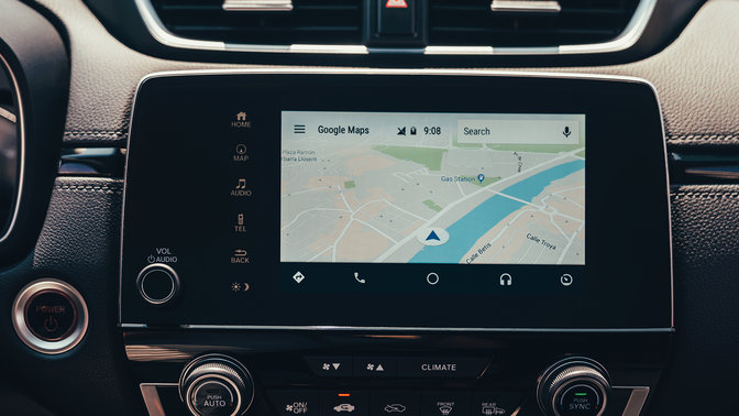 Zbliżenie przedstawiające ikony na ekranie dotykowym Hondy CR-V Hybrid z boku.