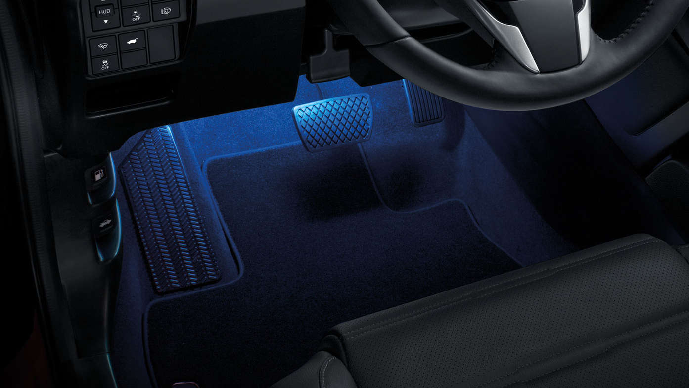 Honda CR-V Hybrid — zbliżenie przedstawiające światła pakietu iluminacyjnego.