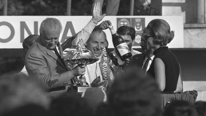 John Surtees podczas naszego drugiego zwycięstwa w Formule 1, na torze Monza.