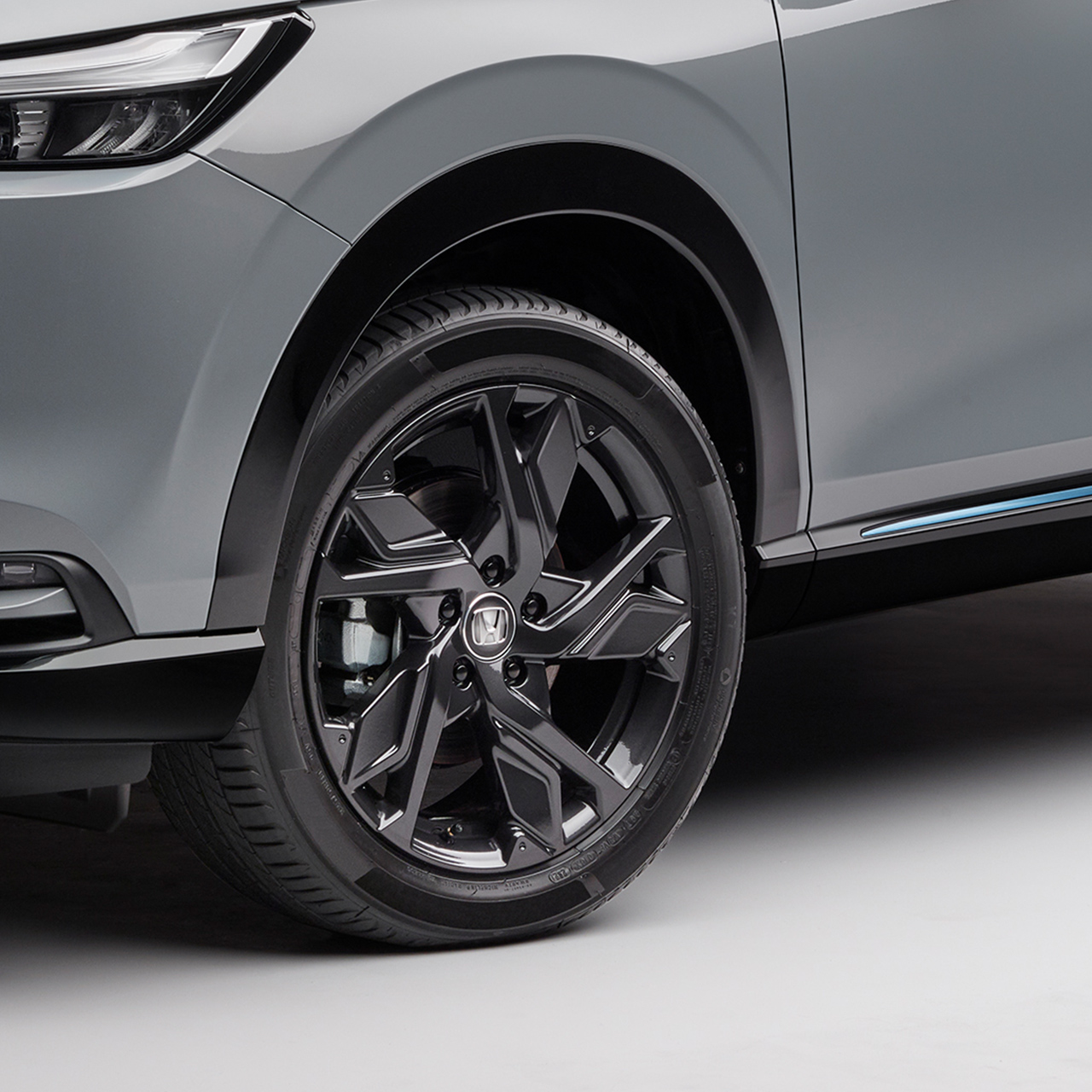 Komplet 18-calowych aluminiowych felg HR1811