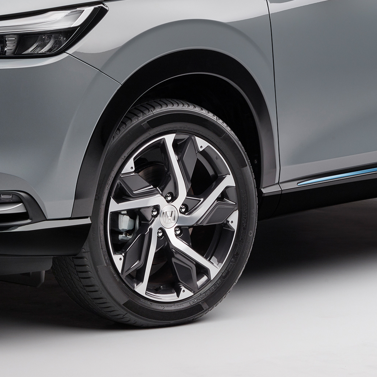 Komplet 18-calowych aluminiowych felg HR1812