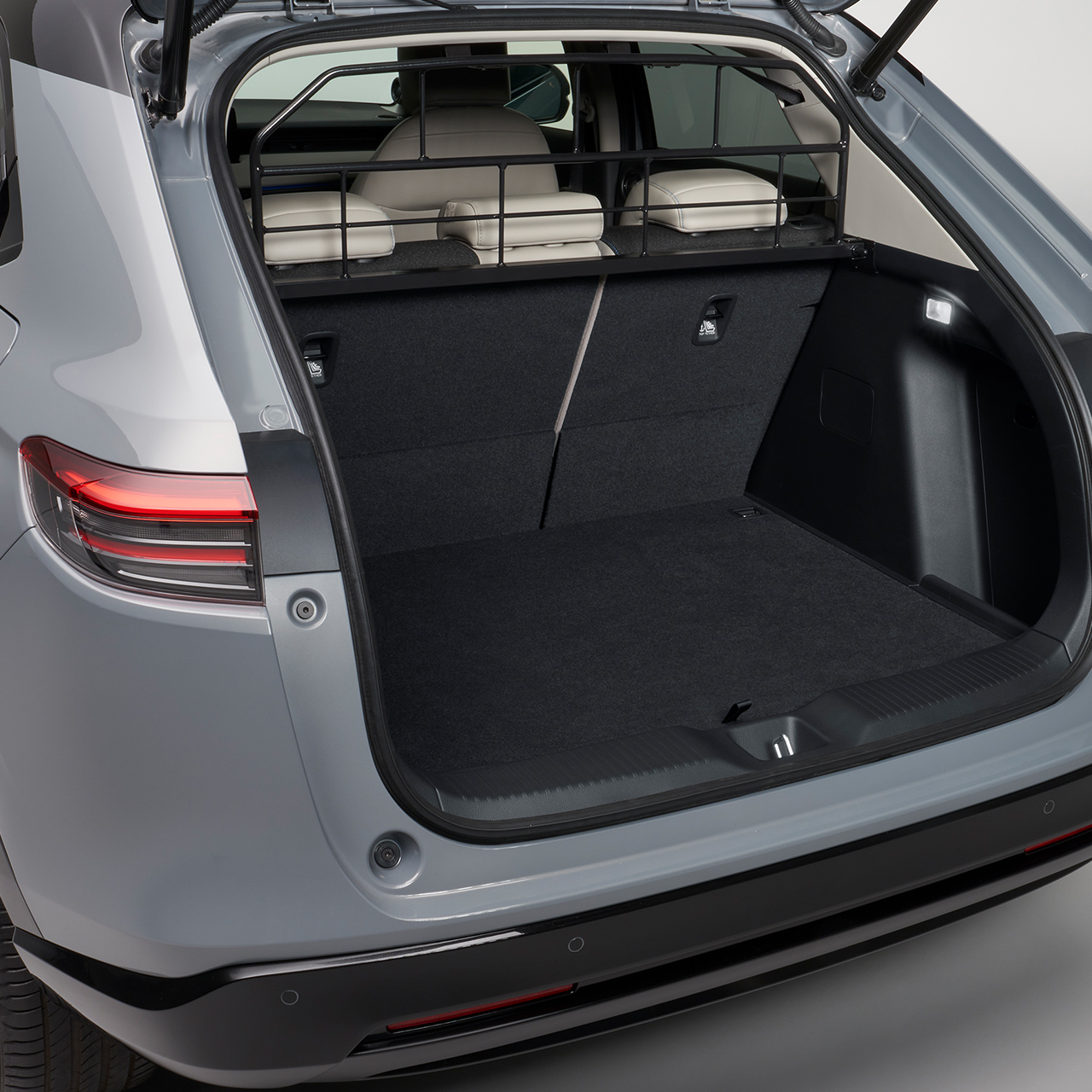 Honda HR-V z przegrodą dla psa