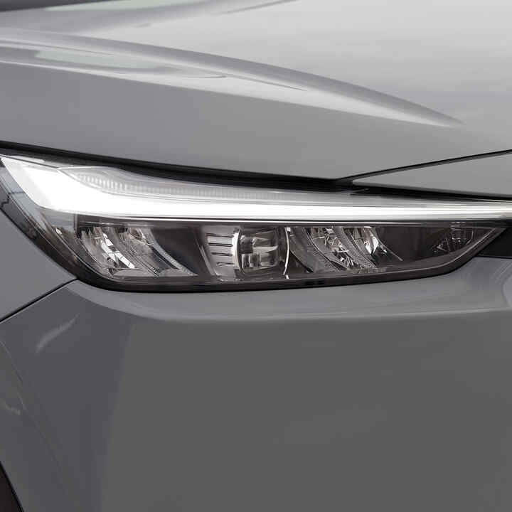 Zbliżenie przedniego reflektora HR-V. 