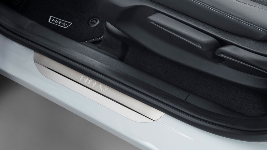 Honda HR-V Hybrid z nakładkami progów drzwi