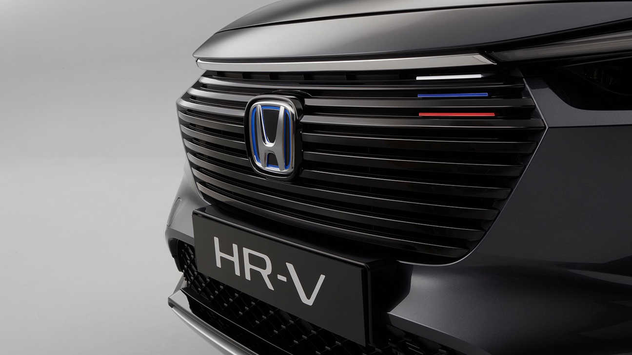 Honda HR-V Hybrid z akcesoryjną przednią kratą wlotu powietrza