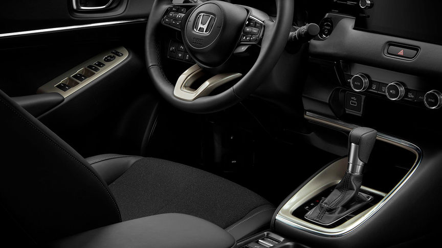 Honda HR-V Hybrid z pakietem wyposażenia wnętrza Ilmenite Titanium