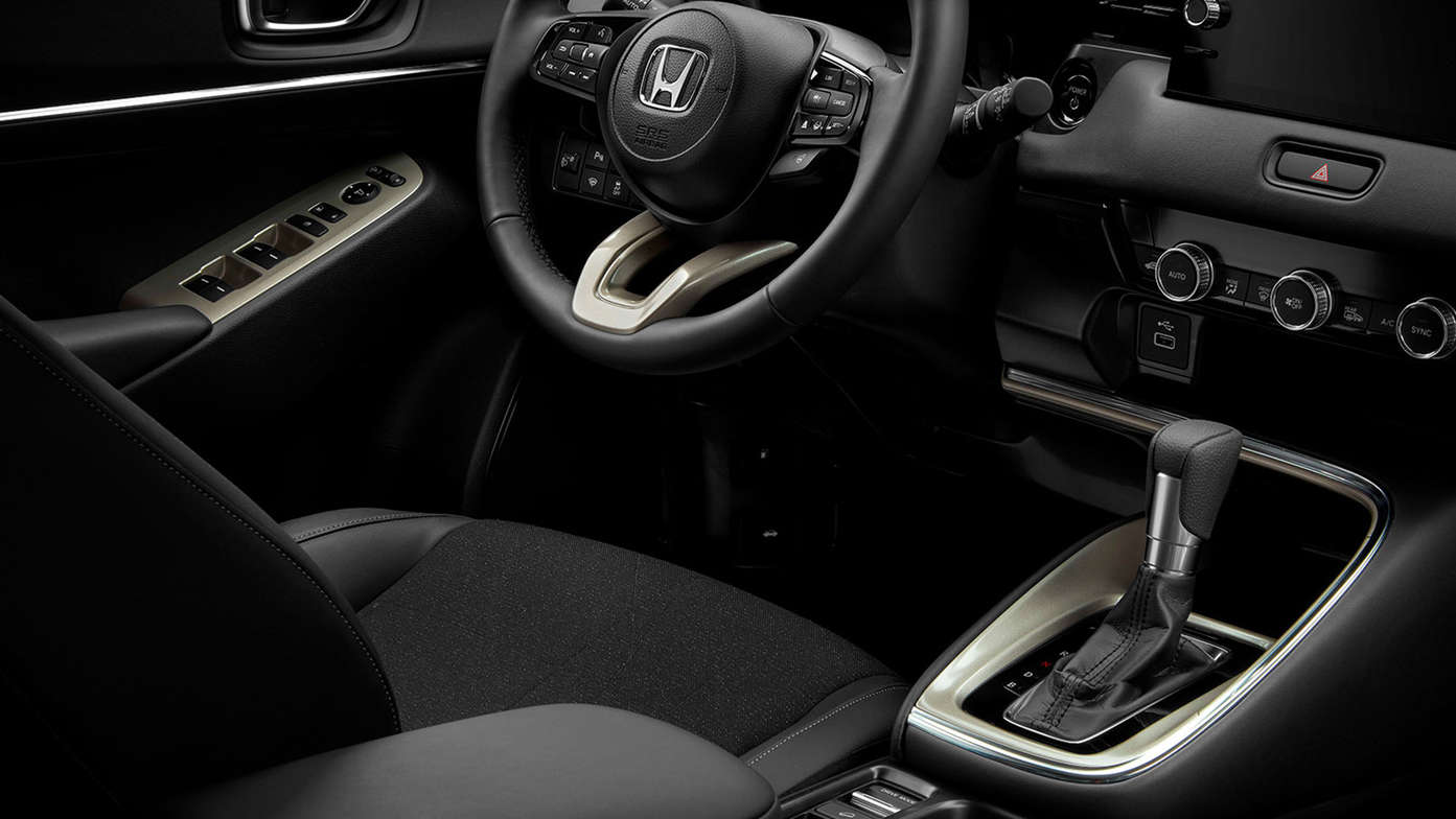Honda HR-V Hybrid z pakietem wyposażenia wnętrza Ilmenite Titanium