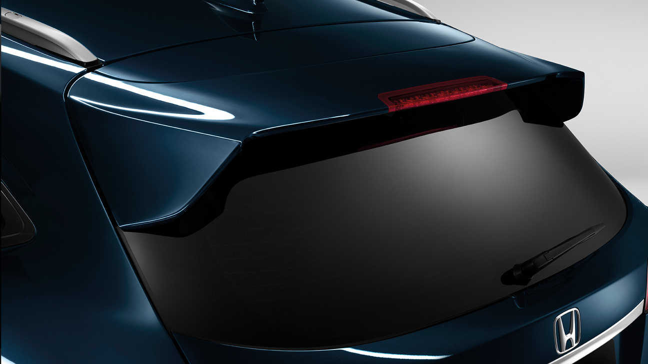 Honda HR-V – zbliżenie przedstawiające pokrywę bagażnika.