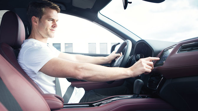 Aplikacja AHA w Hondzie HR-V Sport.