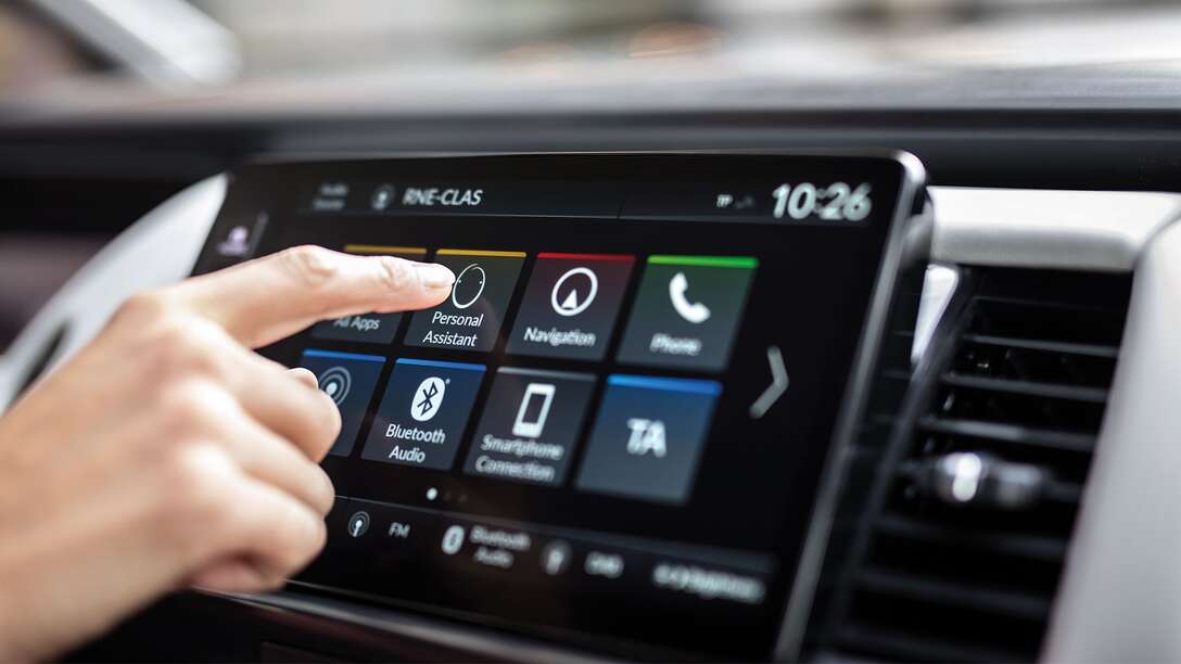 Zbliżenie na telefon z wyświetlanym monitem o wprowadzenie numeru PIN
