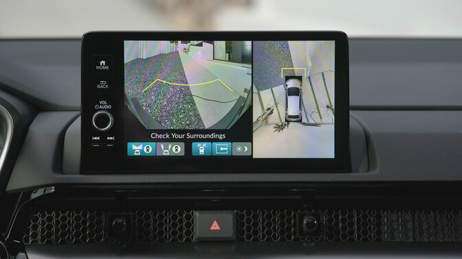 System kamer Multi-View w Hondzie CR-V.