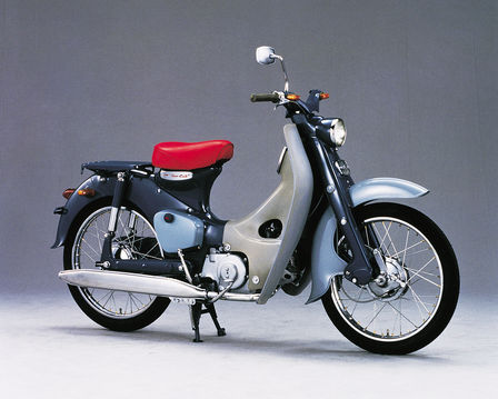 Honda Super Cub, widok z boku.