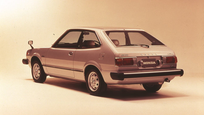 Honda Accord z tyłu.