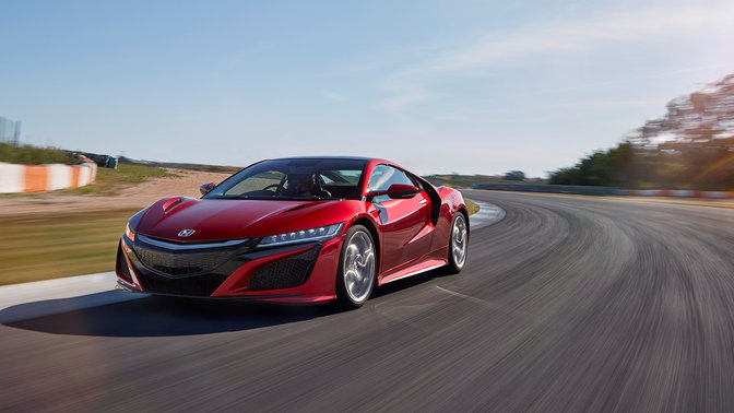 Najnowsza Honda NSX z przodu.