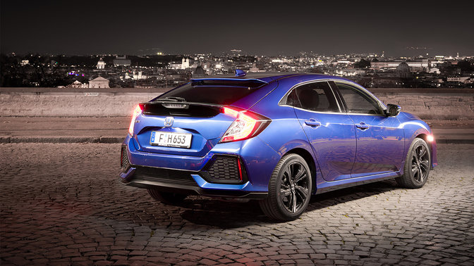 Pięciodrzwiowa wersja modelu Honda Civic, widok z tyłu.