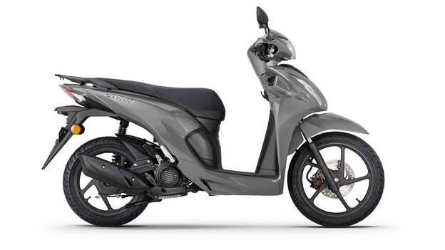 Honda Vision 110 w studiu