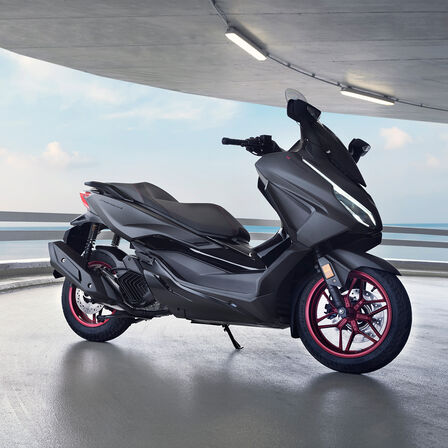 Forza 125 static