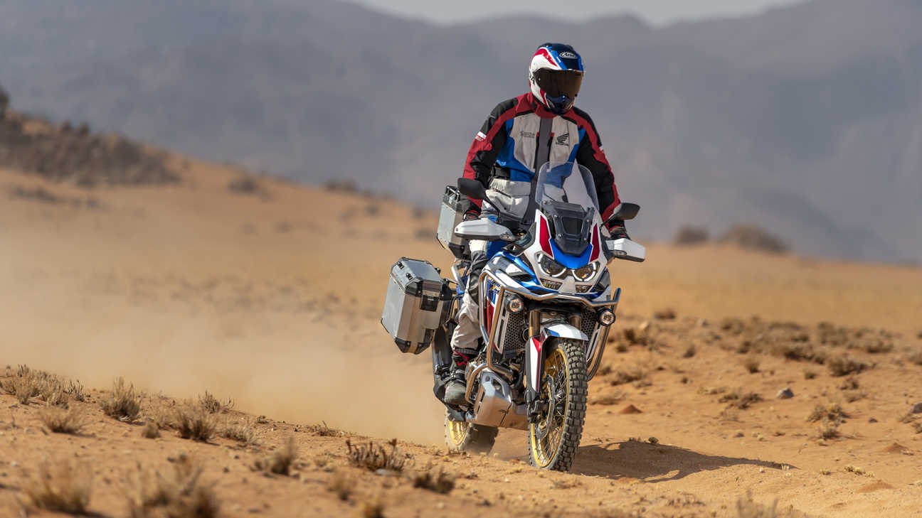 Honda Africa Twin Adventure Sports - zbliżenie na kierownicę