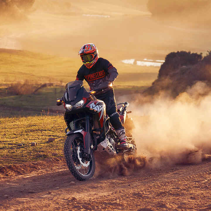 Africa Twin - statyczne ujęcie z daleka