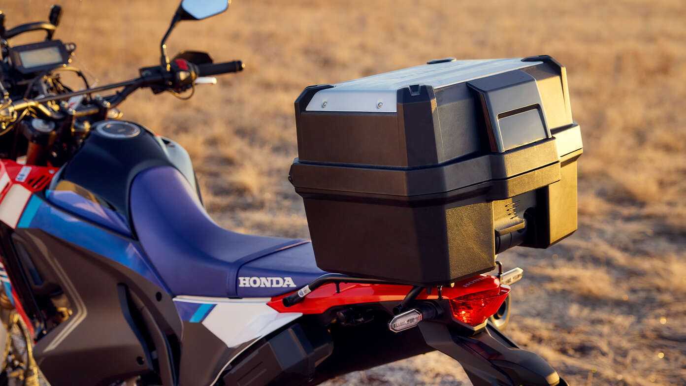 CRF300L - zestaw kufra górnego o pojemności 38 l 