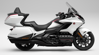 GOLD WING TOUR DCT (model 2024, produkcja 2024) Pearl Glare White