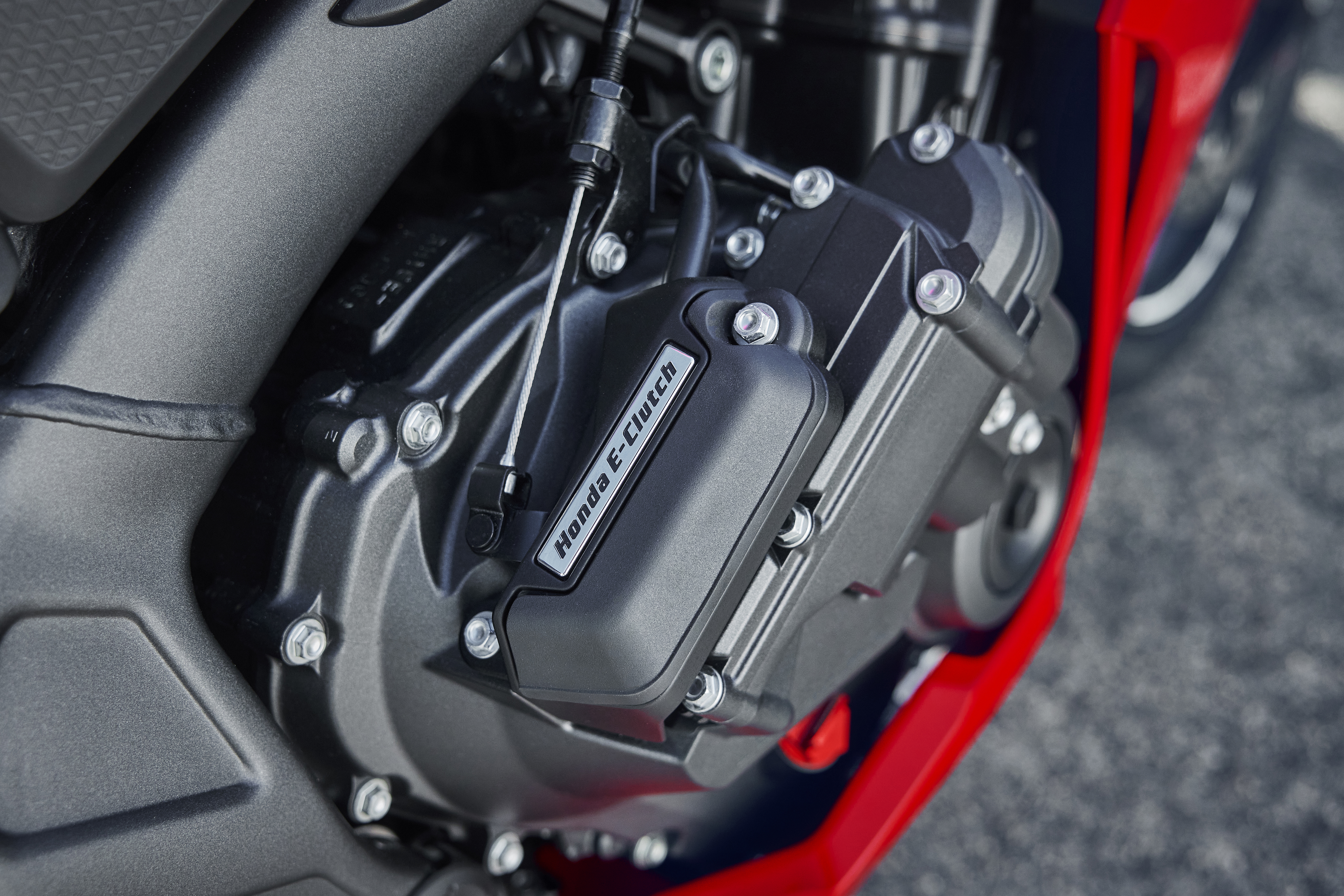 Zbliżenie sprzęgła E-Clutch