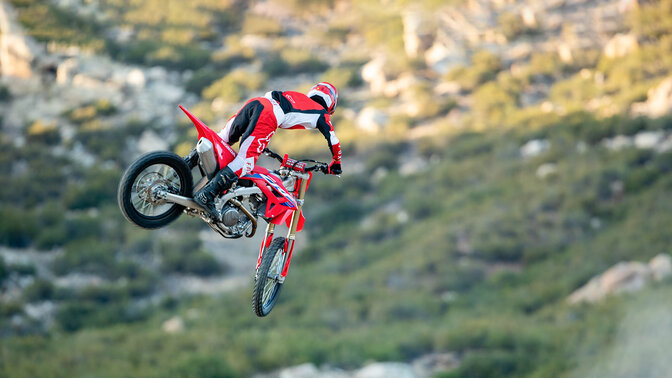 Honda CRF250R w terenie