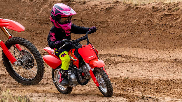 Honda CRF50F - Czterosuwowy silnik o pojemności 49 cm3