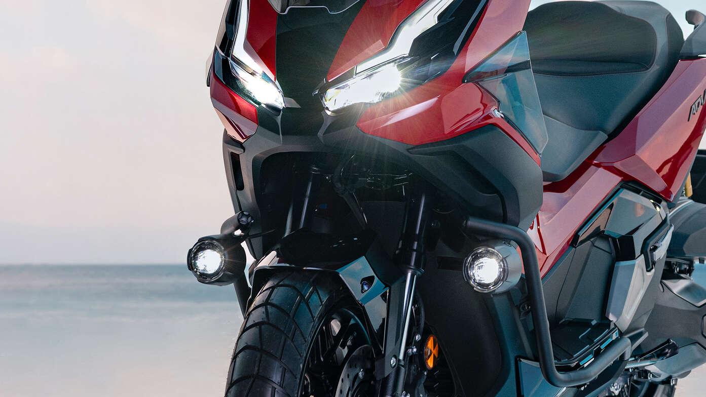 Światła przeciwmgielne Hondy ADV350