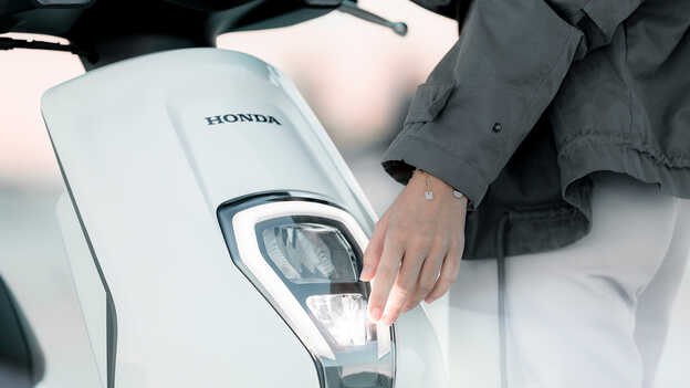 Honda EM1 e: - reflektor LED