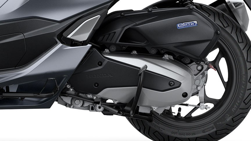 Honda PCX125 - Mocniejszy czterozaworowy chłodzony cieczą silnik SOHC eSP+ 