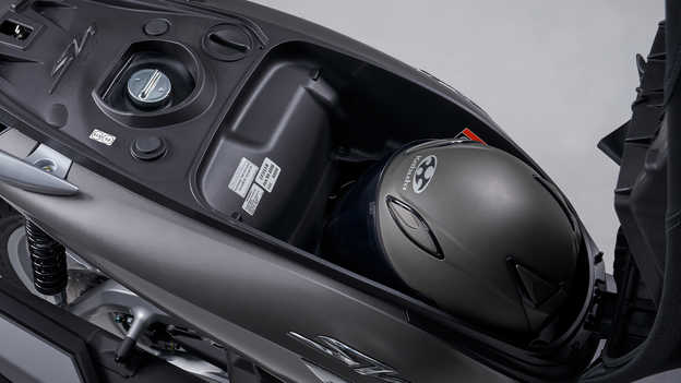 Honda SH350i - Duża przestrzeń bagażowa i wygoda inteligentnego kluczyka