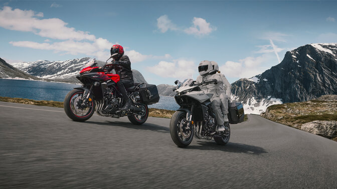 Widok z góry na Hondę CB1000GT.