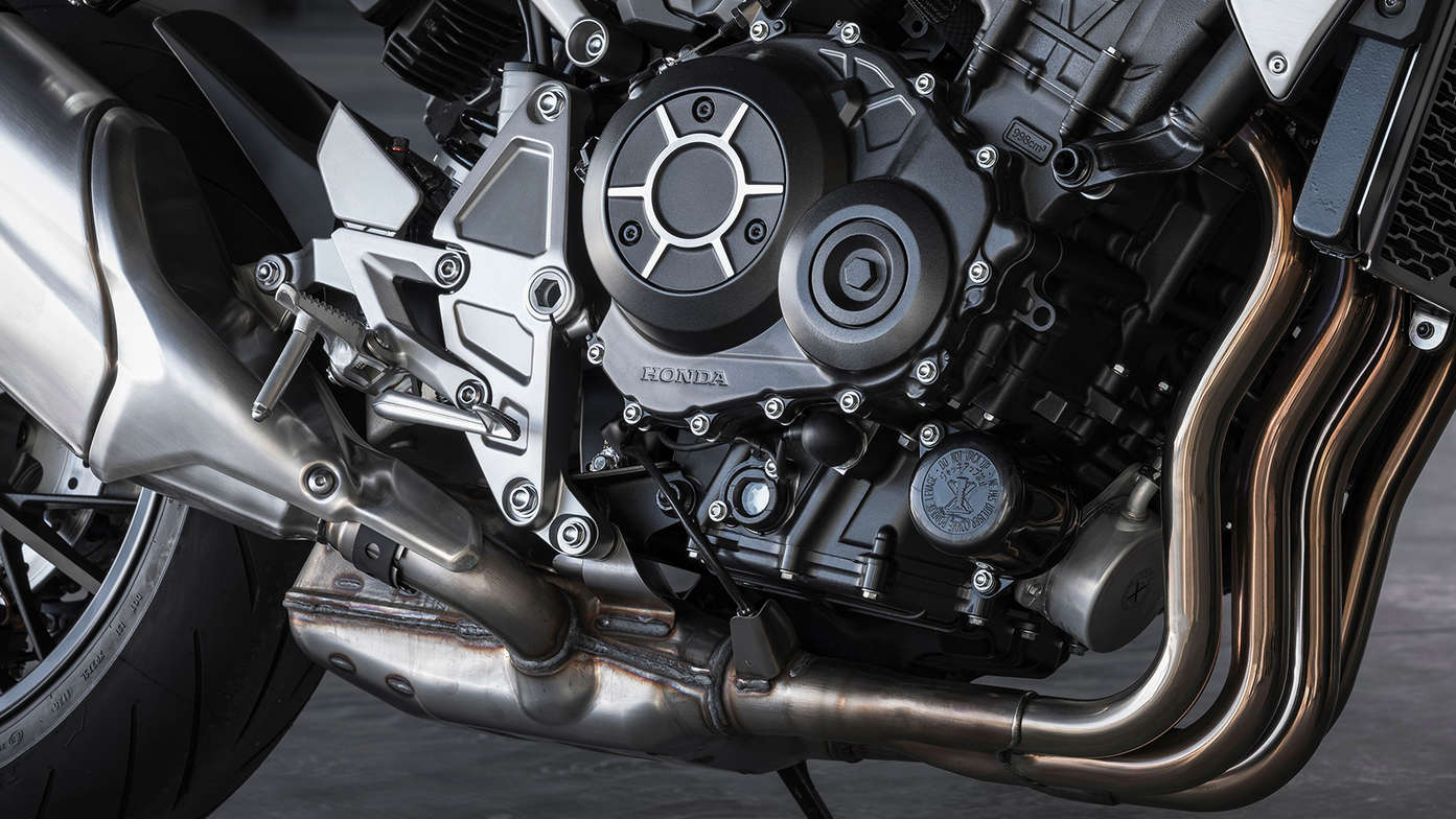 Honda CB1000R, ekscytujący czterocylindrowy silnik 