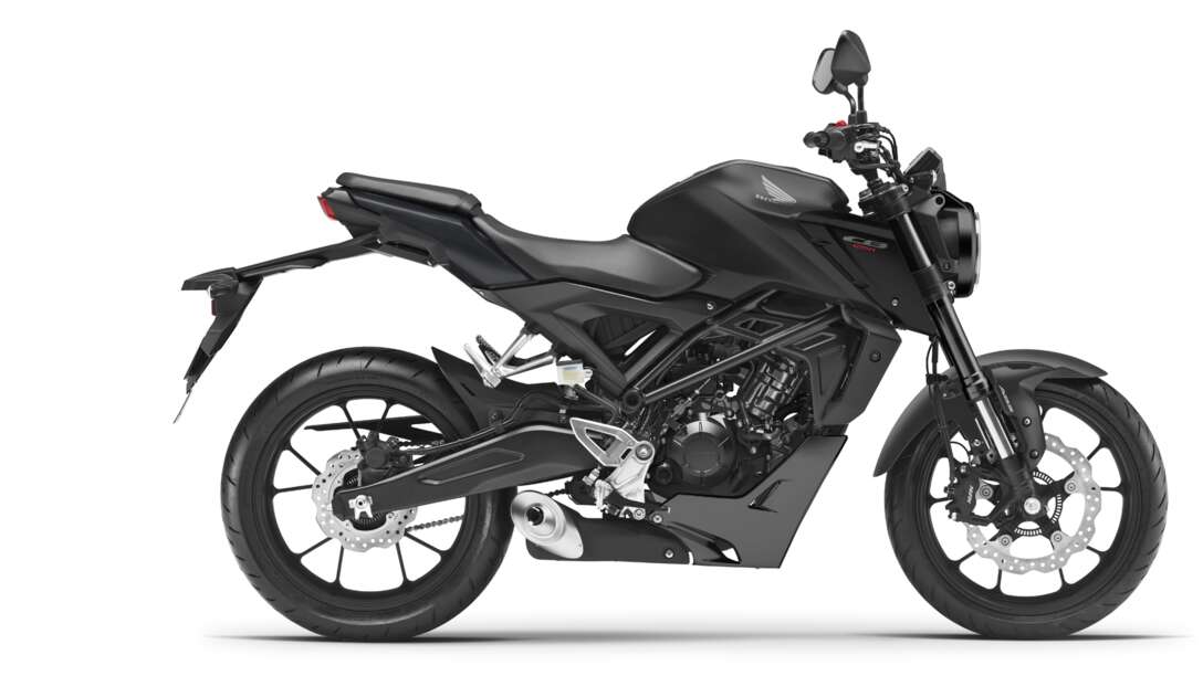 Honda CB125R, widok z prawej strony, zdjęcie studyjne, czarny motocykl