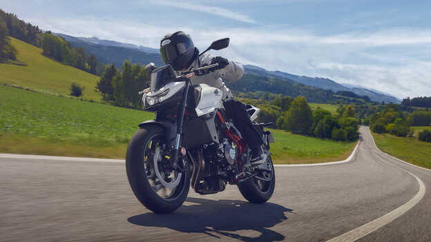 Honda CB750 Hornet - zaawansowana technologia dla perfekcji prowadzenia