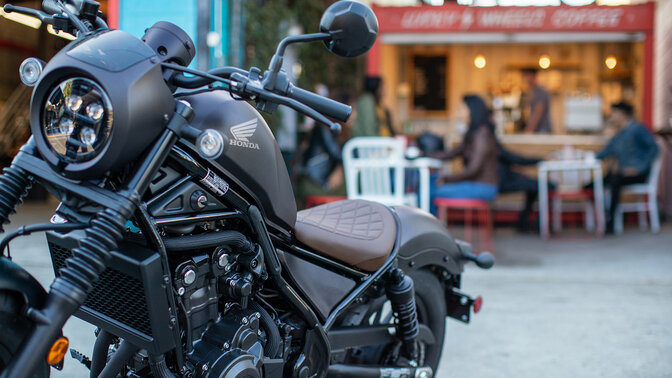 CMX500 Rebel - widok 3/4 na motocykl