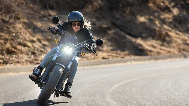 CMX500 Rebel - zdjęcie z kierowcą.