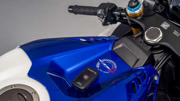 Inteligentny kluczyk Honda CBR1000RR-R Fireblade z logo 30. rocznicy