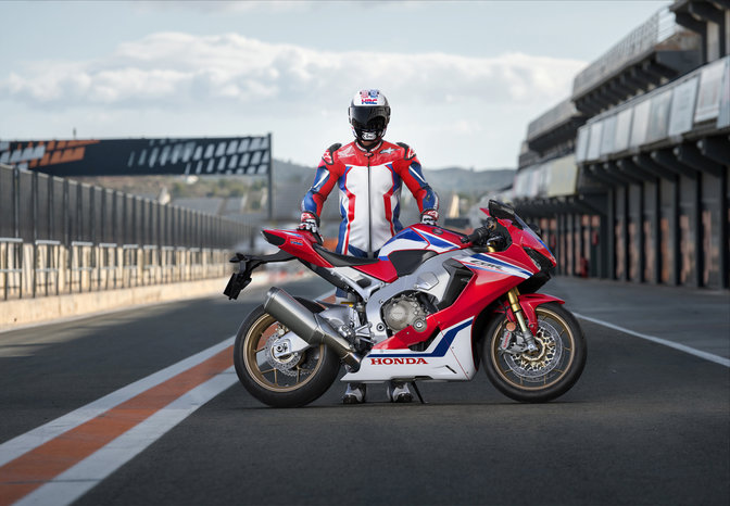 cbr1000