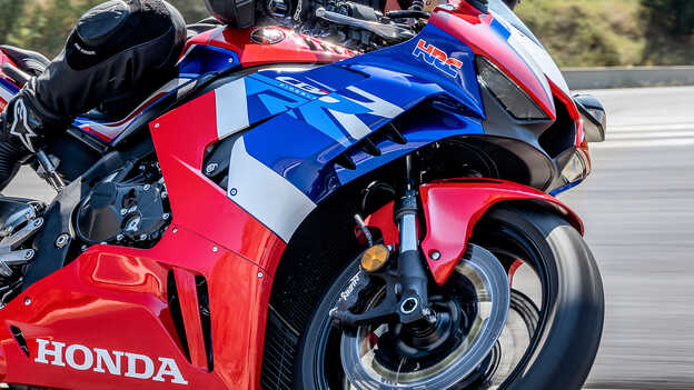 Honda CBR1000RR-R Fireblade z regulowanym zawieszeniem Showa