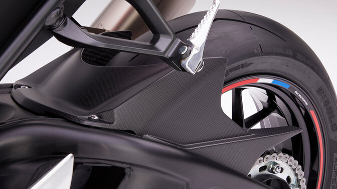 Honda CBR1000RR-R Fireblade, tylna nakładka z włókna węglowego