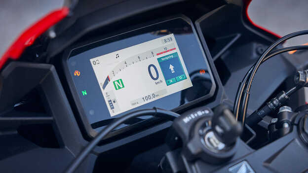 Honda CBR500R - łączność ze smartfonem i funkcje nawigacji